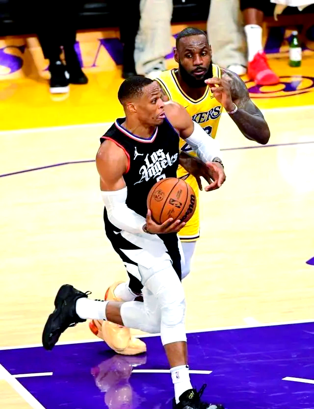 包含比赛局势复杂引发热议！，TheShy在热火比赛中大比分获胜再创辉煌时刻的词条