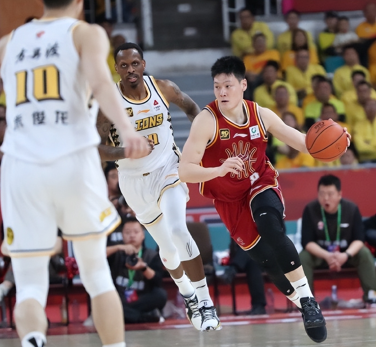 钻石联赛最新形势:利物浦高居榜首,广厦男篮强势追赶,冠军归属成迷  钻石联赛最新形势:利物浦高居榜首,广厦男篮强势追赶,冠军归属成迷